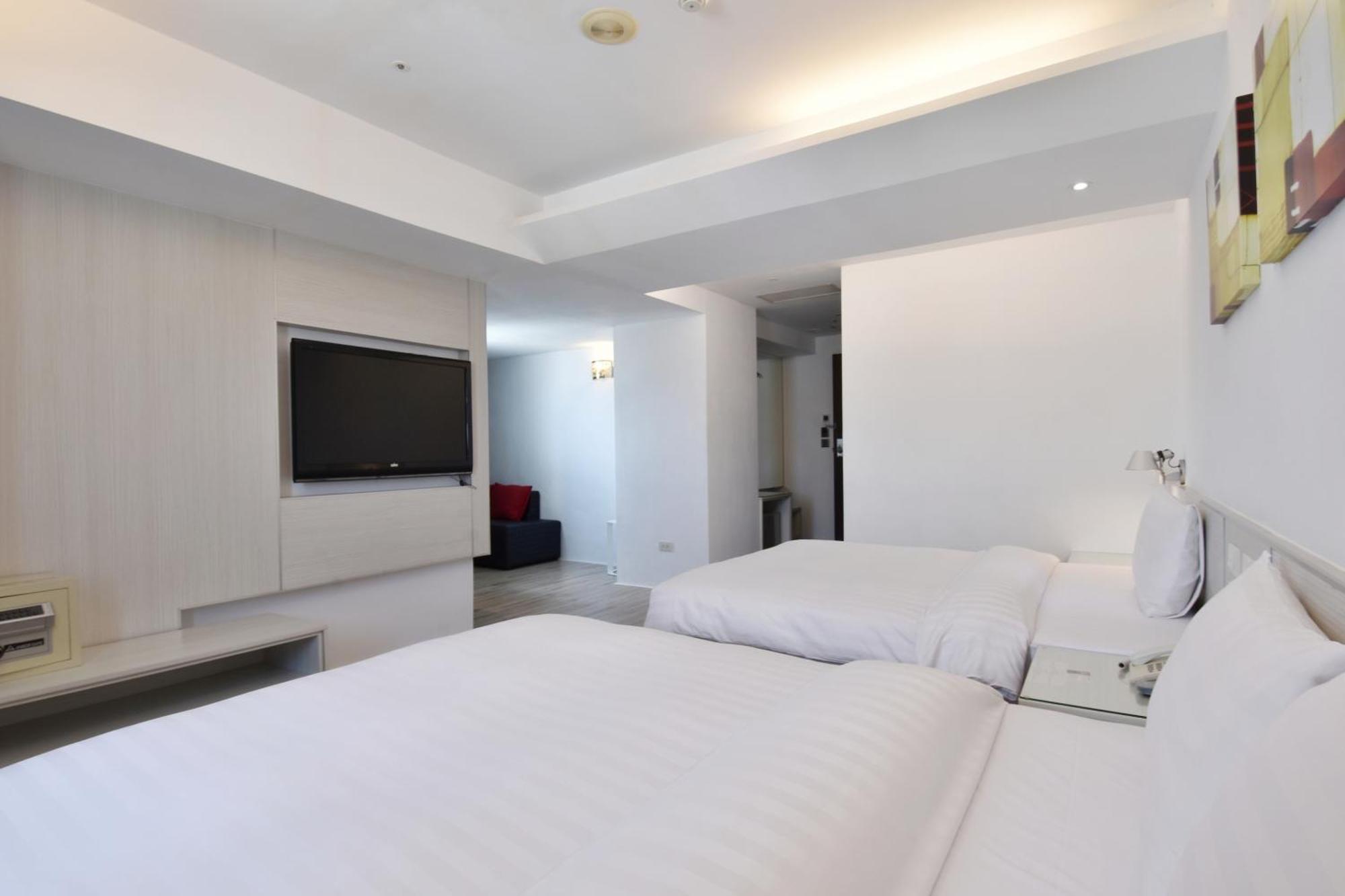 Hotel Hi - Xinmin Kota Chiayi Bagian luar foto
