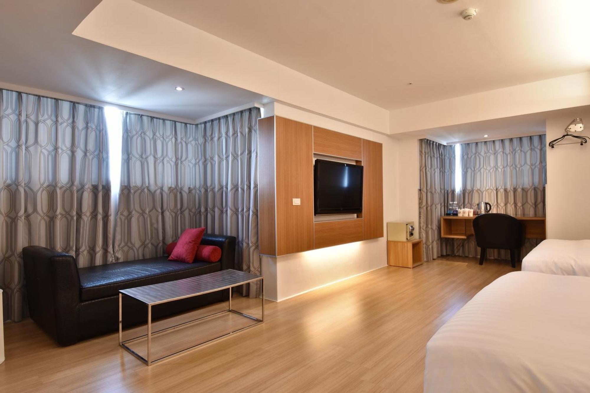 Hotel Hi - Xinmin Kota Chiayi Bagian luar foto