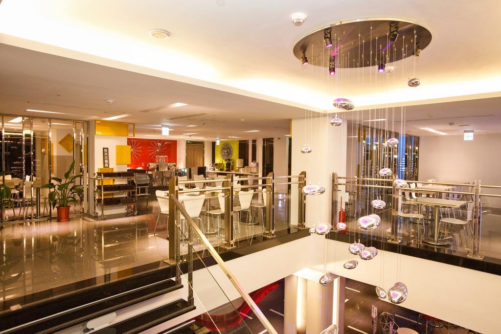 Hotel Hi - Xinmin Kota Chiayi Bagian luar foto