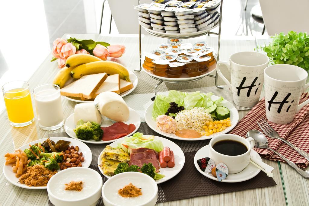 Hotel Hi - Xinmin Kota Chiayi Bagian luar foto